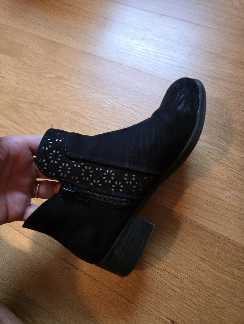 Girls Ankle boots Sz 3